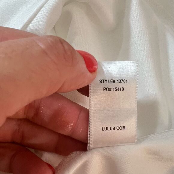 Lulu’s Far Wanderings Ivory Long Sleeve Shift Dress size small - Picture 13 of 14